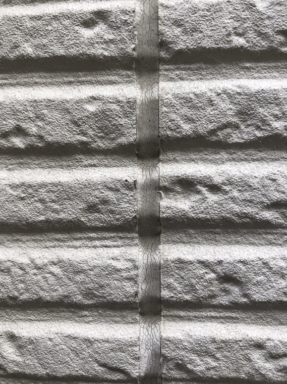 施工前（目地ヒビ）