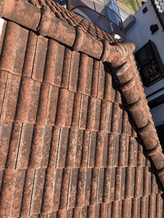 施工前（屋根コケ）