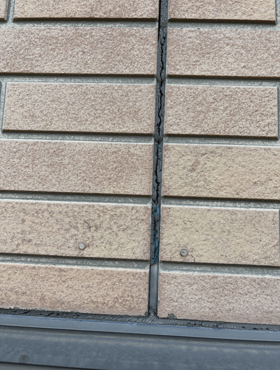 施工前（目地ヒビ）