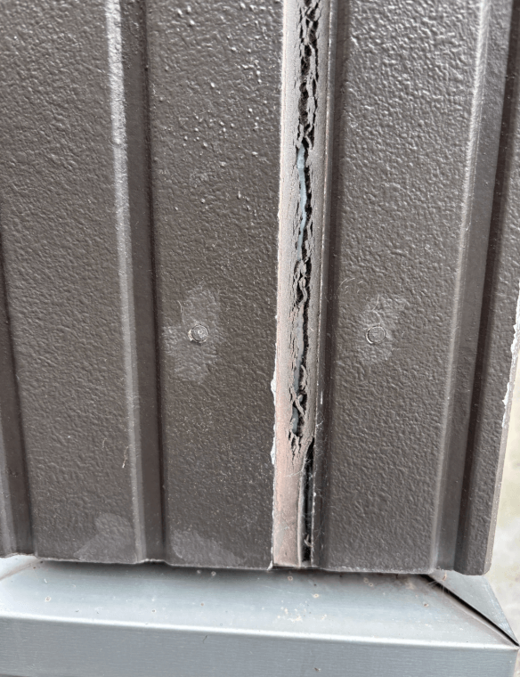 施工前（ヒビ）