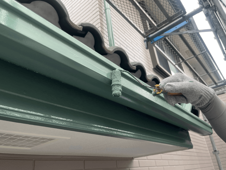 施工中（部分上塗り）