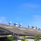 工場・倉庫の屋根塗装は必要？放置のリスクからおすすめ塗料まで詳しく解説！